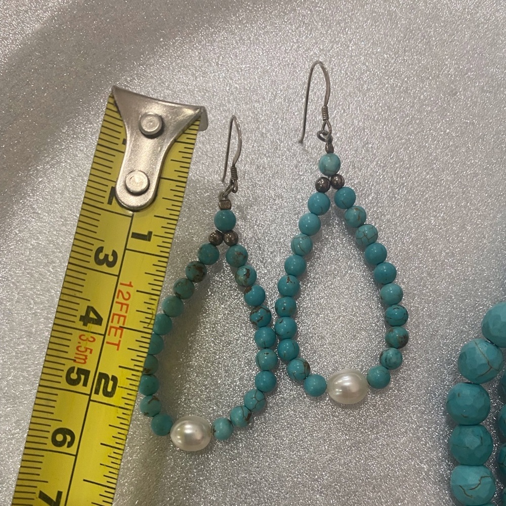 Turquoise colored earrings and bracelet set - Picture 3 of 4